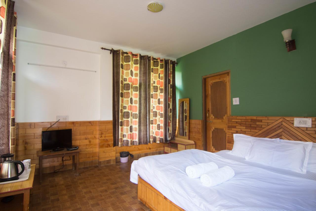 แบคแพคเกอร์ แพนด้า มานาลี Hostel มะนาลี ภายนอก รูปภาพ