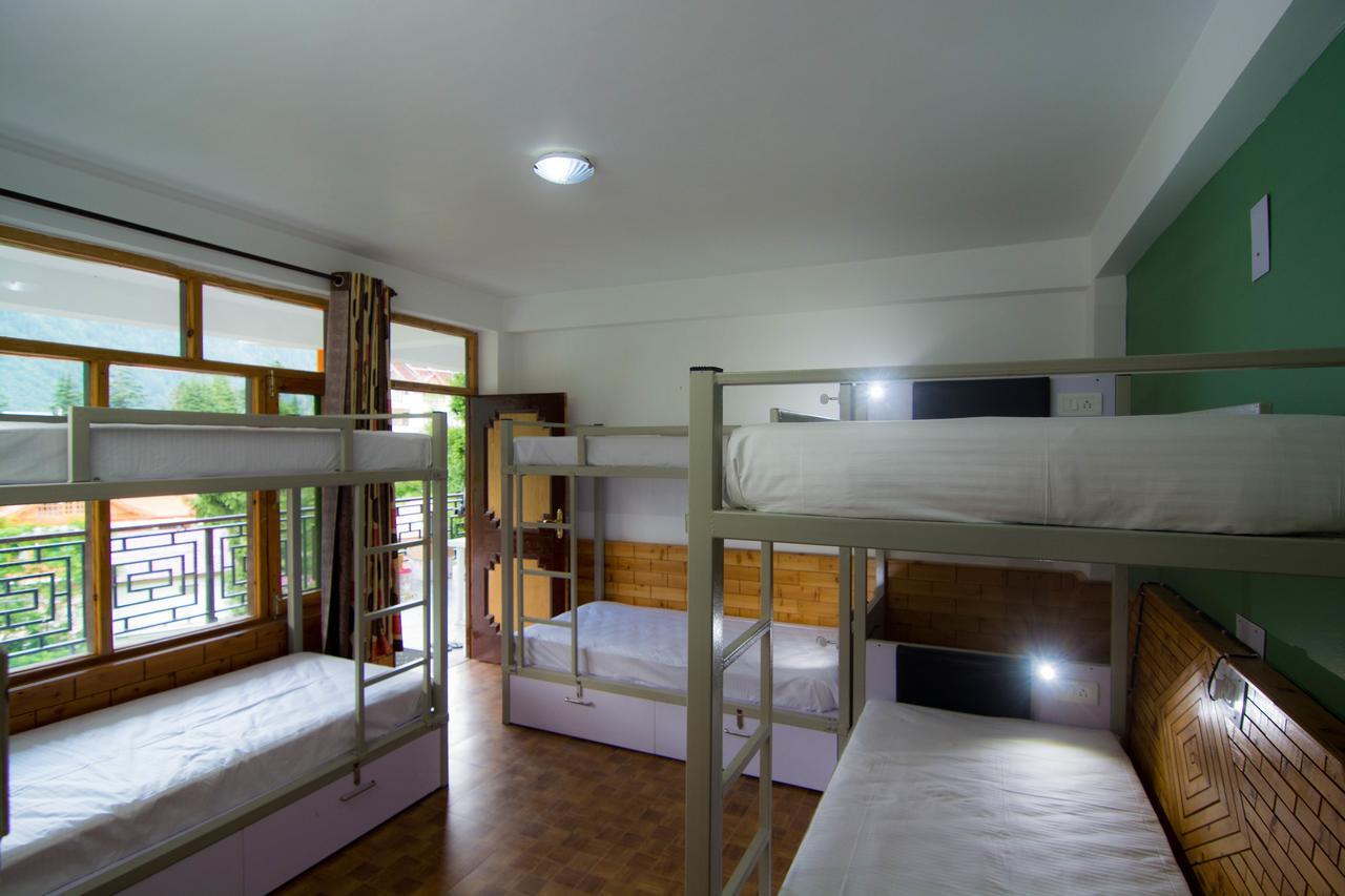 แบคแพคเกอร์ แพนด้า มานาลี Hostel มะนาลี ภายนอก รูปภาพ