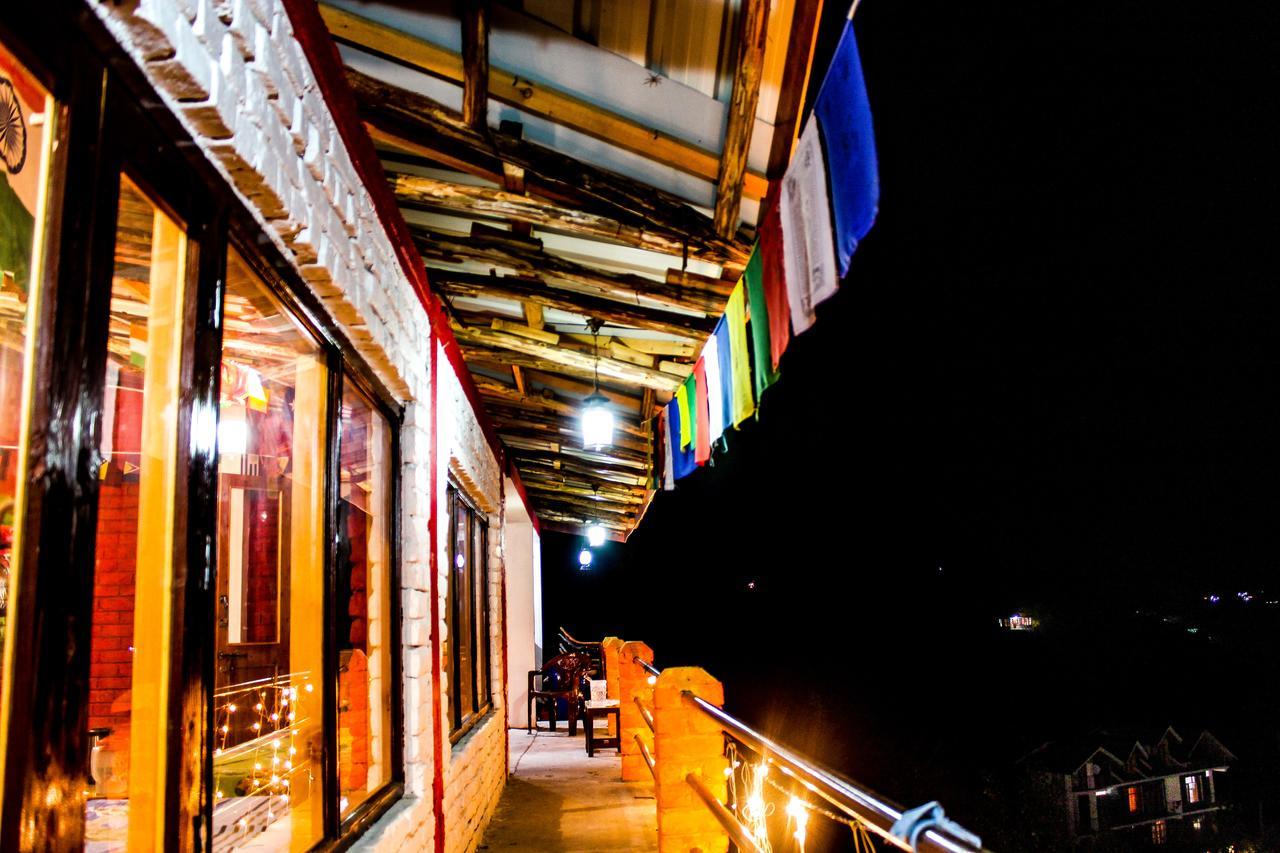 แบคแพคเกอร์ แพนด้า มานาลี Hostel มะนาลี ภายนอก รูปภาพ