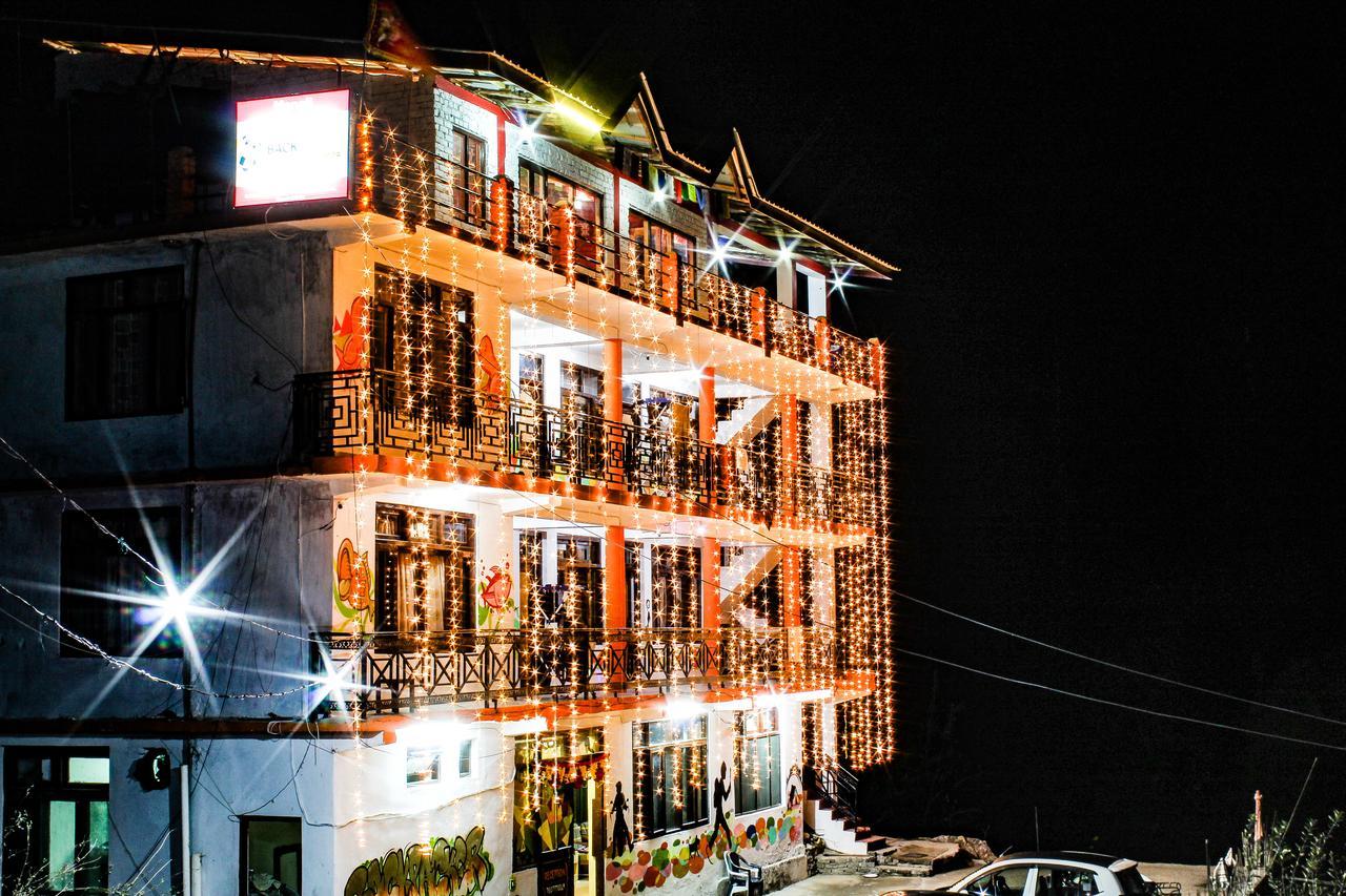 แบคแพคเกอร์ แพนด้า มานาลี Hostel มะนาลี ภายนอก รูปภาพ